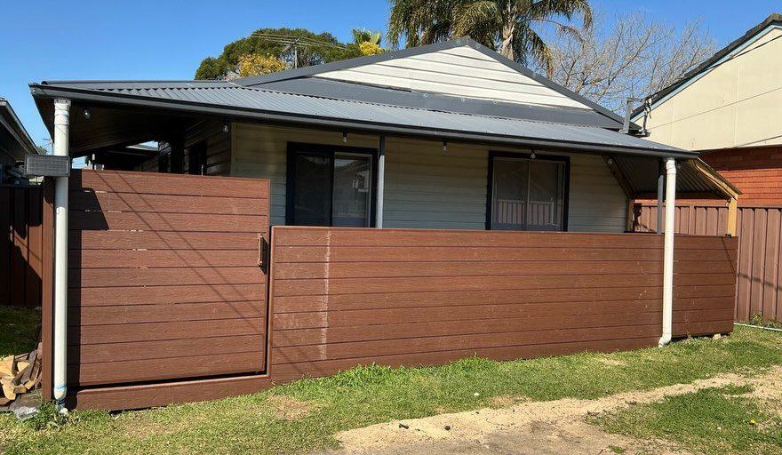 Composite screen and gate